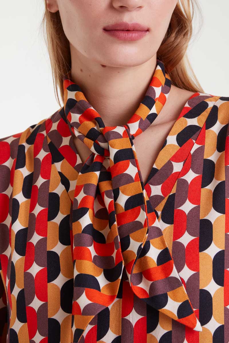 PAÑUELO CREPE LIGERO CON ESTAMPADO LINK