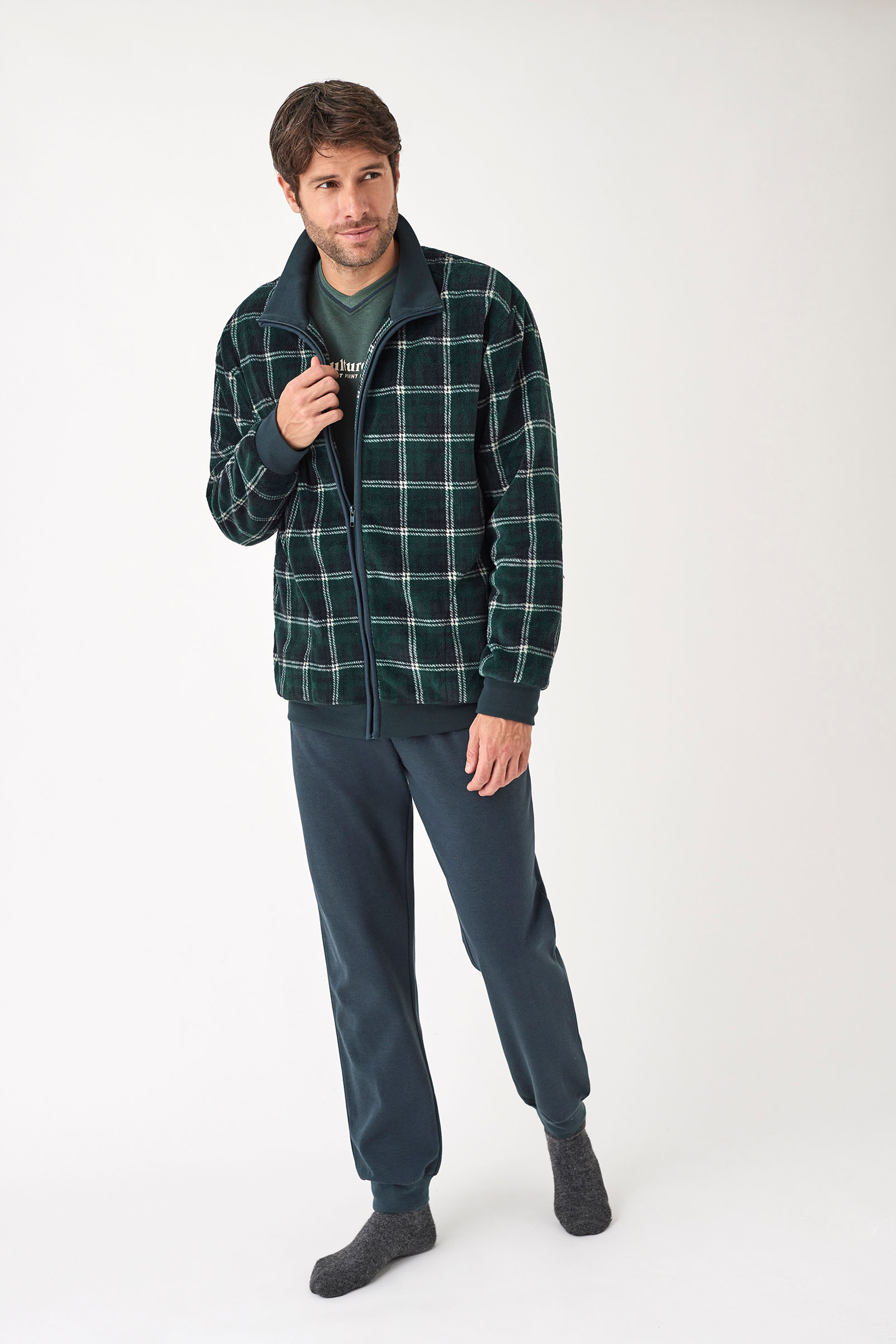 PIJAMA 3 PIEZAS PANTALON LARGO CON CAMISETA DE MANGA LARGA Y CHAQUETA